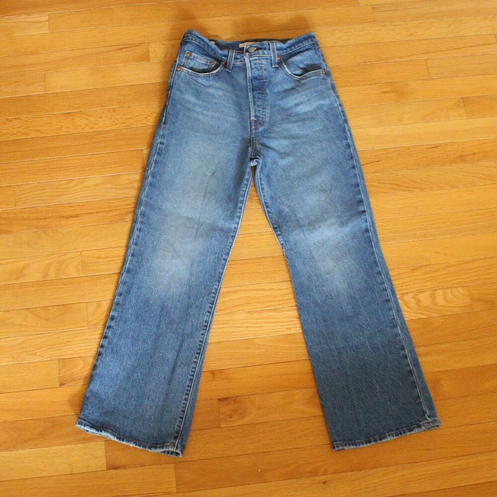 Levi's Ribcage Crop Boot Jeans- Medium Wash